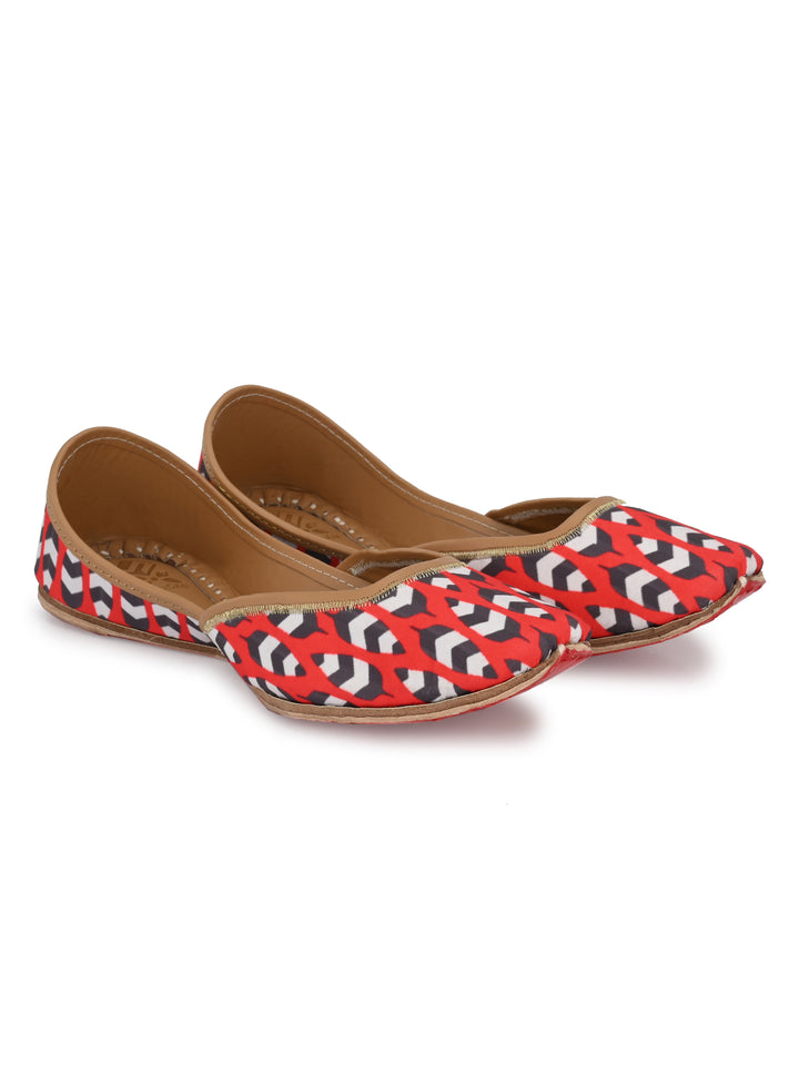 Sringam Women's Red Printed Mojaris