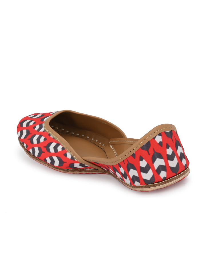 Sringam Women's Red Printed Mojaris