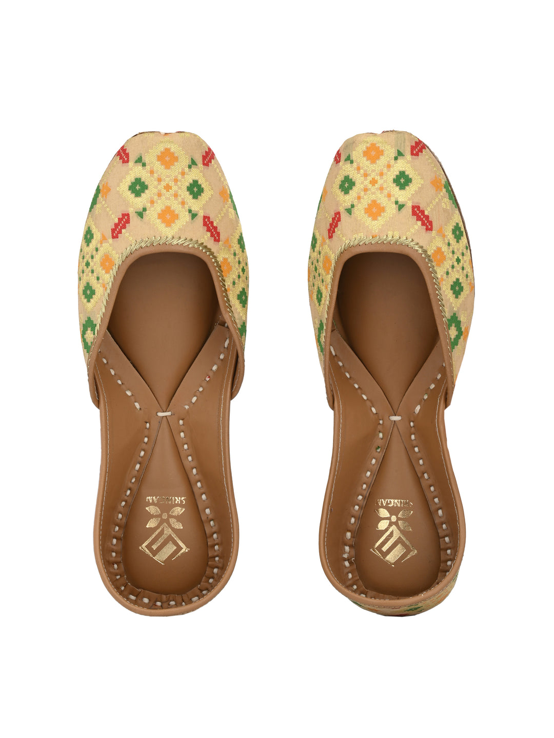 Sringam Women's Cream Printed Mojaris