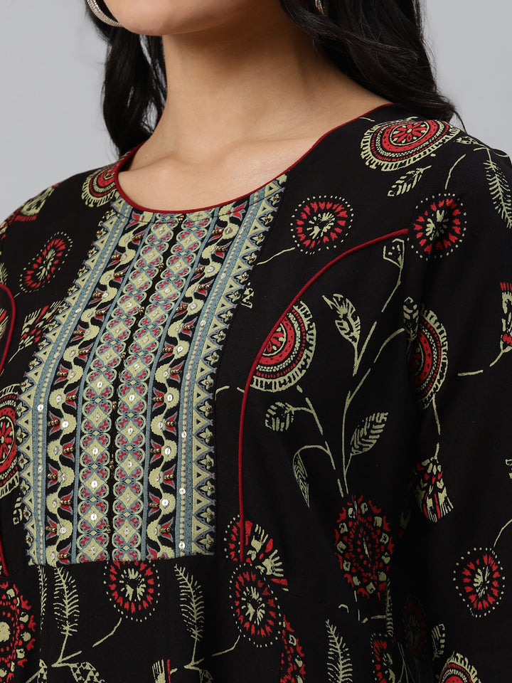 Women Black Floral Gathered Kurta