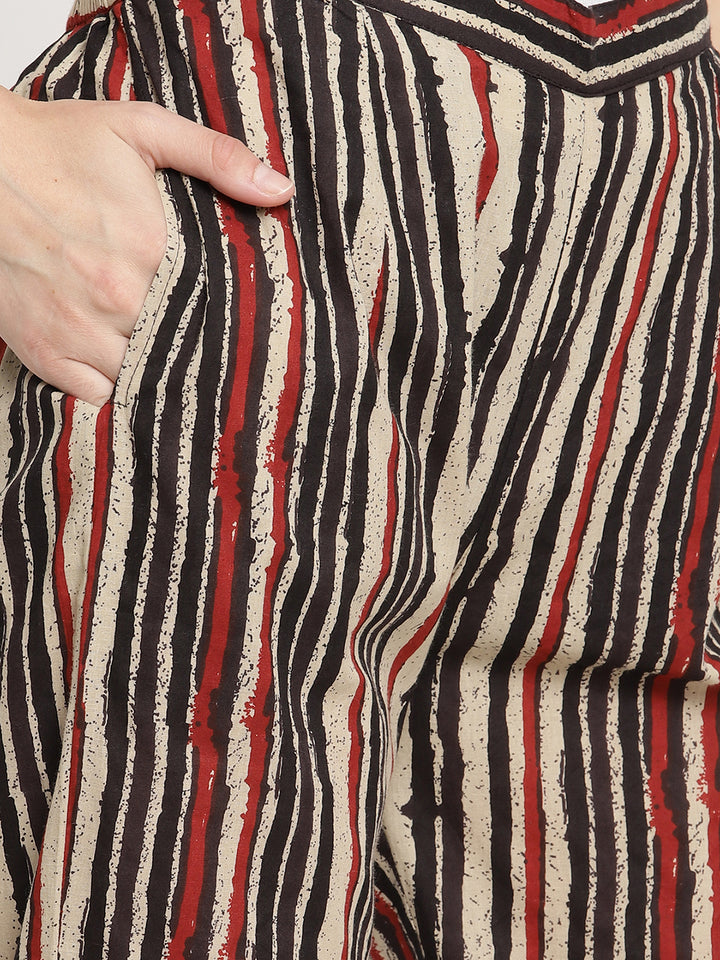 Women Black Printed Kurta with Trousers
