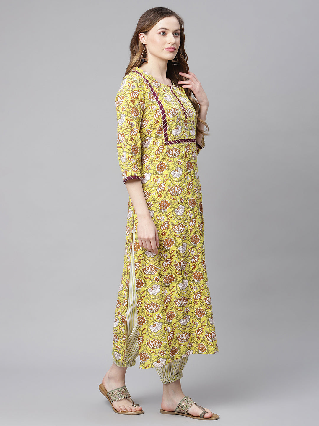 Women Green Floral Jaal Printed Kurta Set with Dupatta