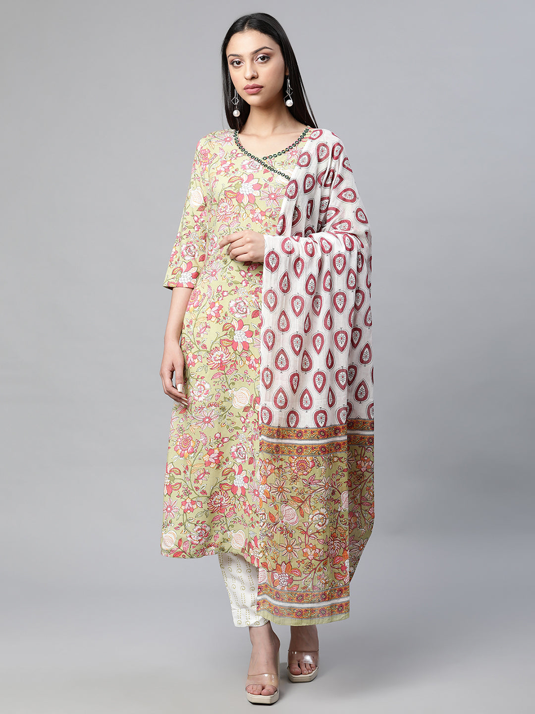 Women Green Floral Jaal Printed kurta set with Dupatta