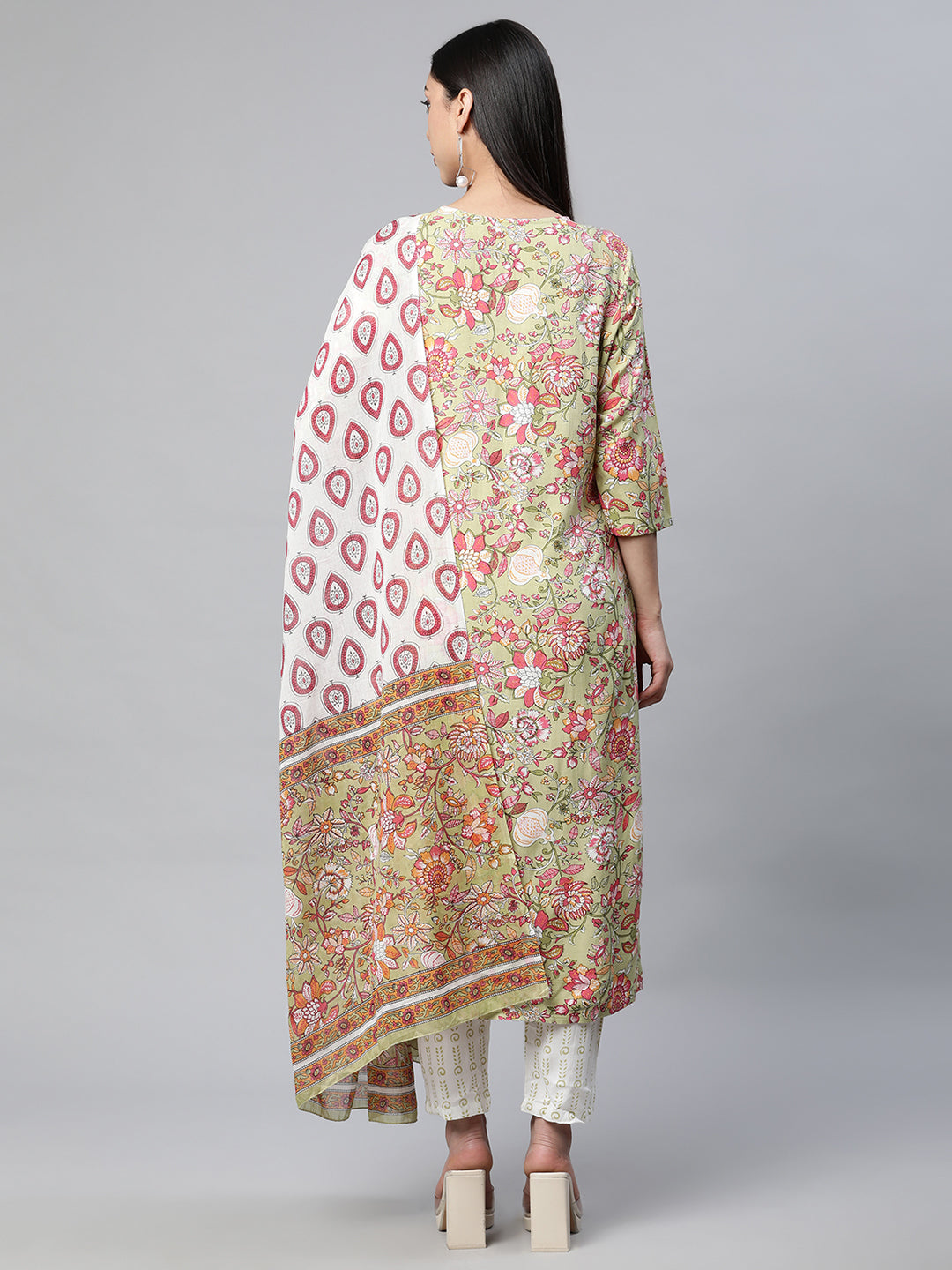 Women Green Floral Jaal Printed kurta set with Dupatta