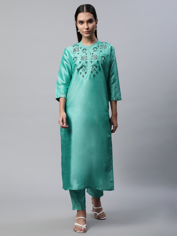 Women Green Embroidered Yoke Design Thread Work Kurta with Trousers
