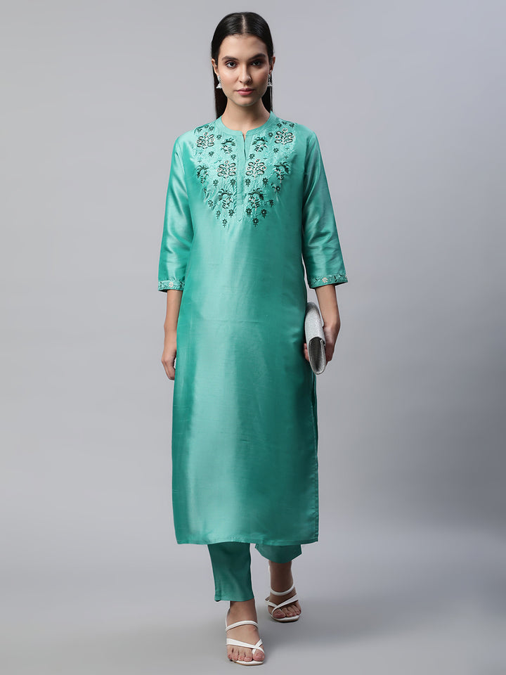 Women Green Embroidered Yoke Design Thread Work Kurta with Trousers