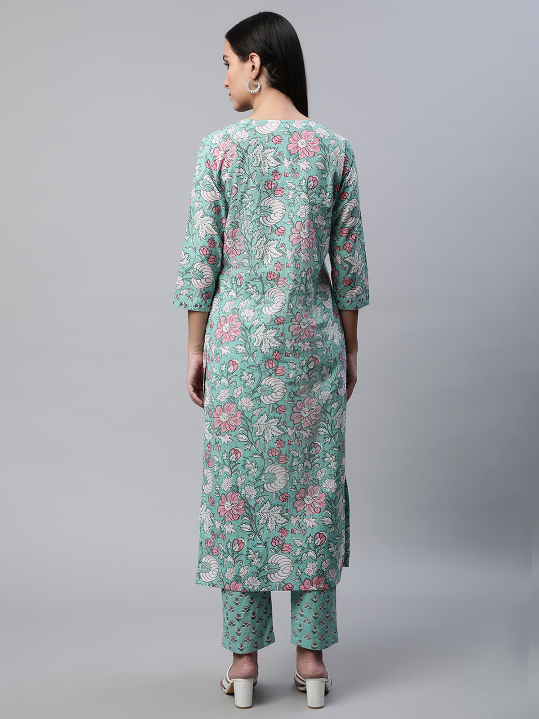 Women Green Floral Printed Kurta with Trousers