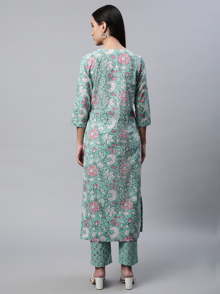 Women Green Floral Printed Kurta with Trousers