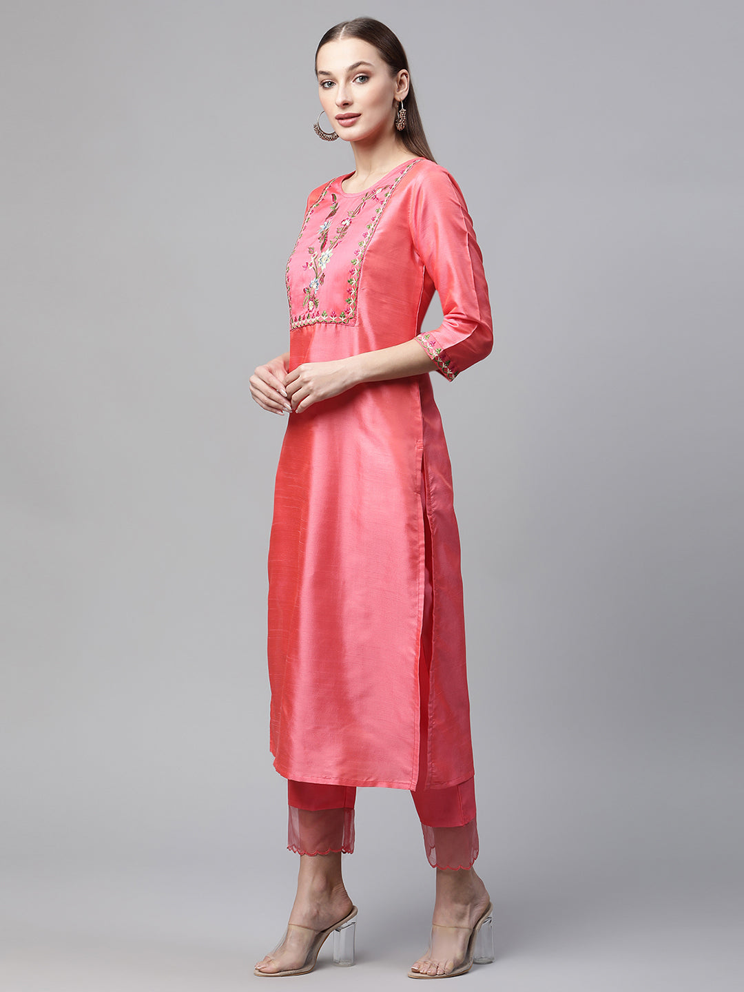 Women Pink Embroidered Thread work Kurta with Trousers