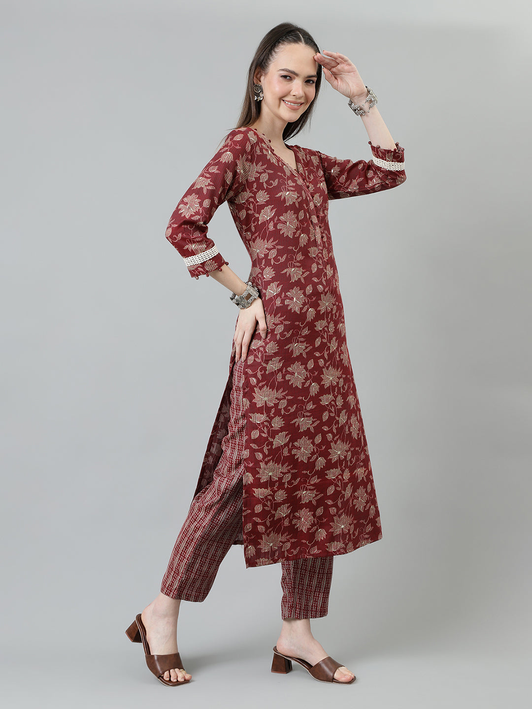 Women Maroon Floral printed Kurta with trouser